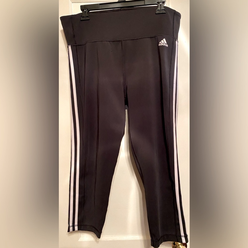 Womens Adidas Climalite Capri Leggings in Black and White with 3 Stripes Size XL